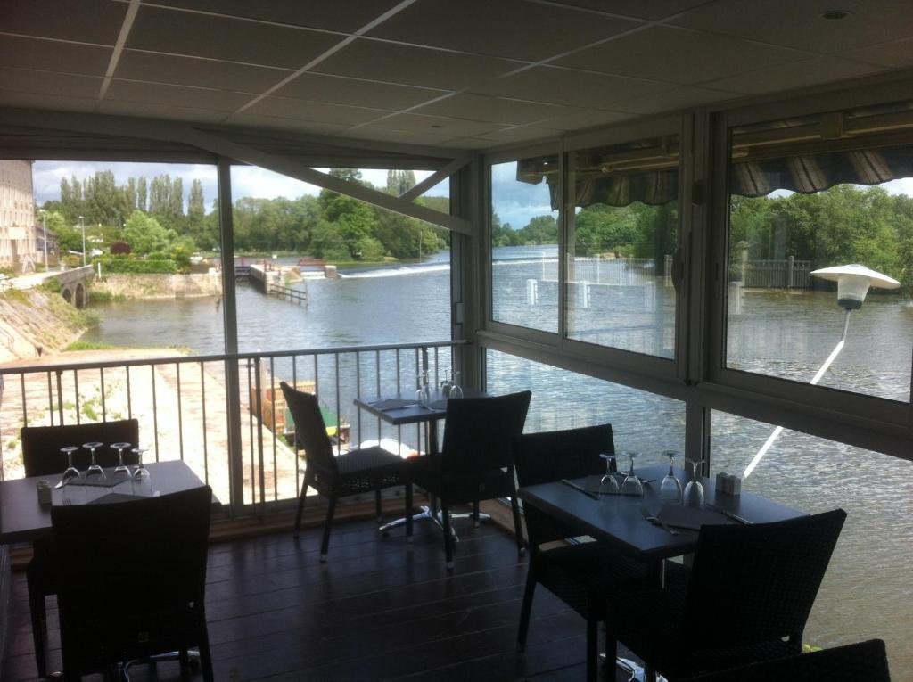 Les Ondines Hotel Les Hauts-d'Anjou Luaran gambar