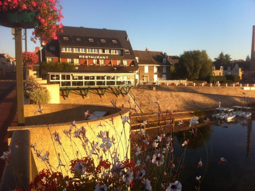 Les Ondines Hotel Les Hauts-d'Anjou Luaran gambar